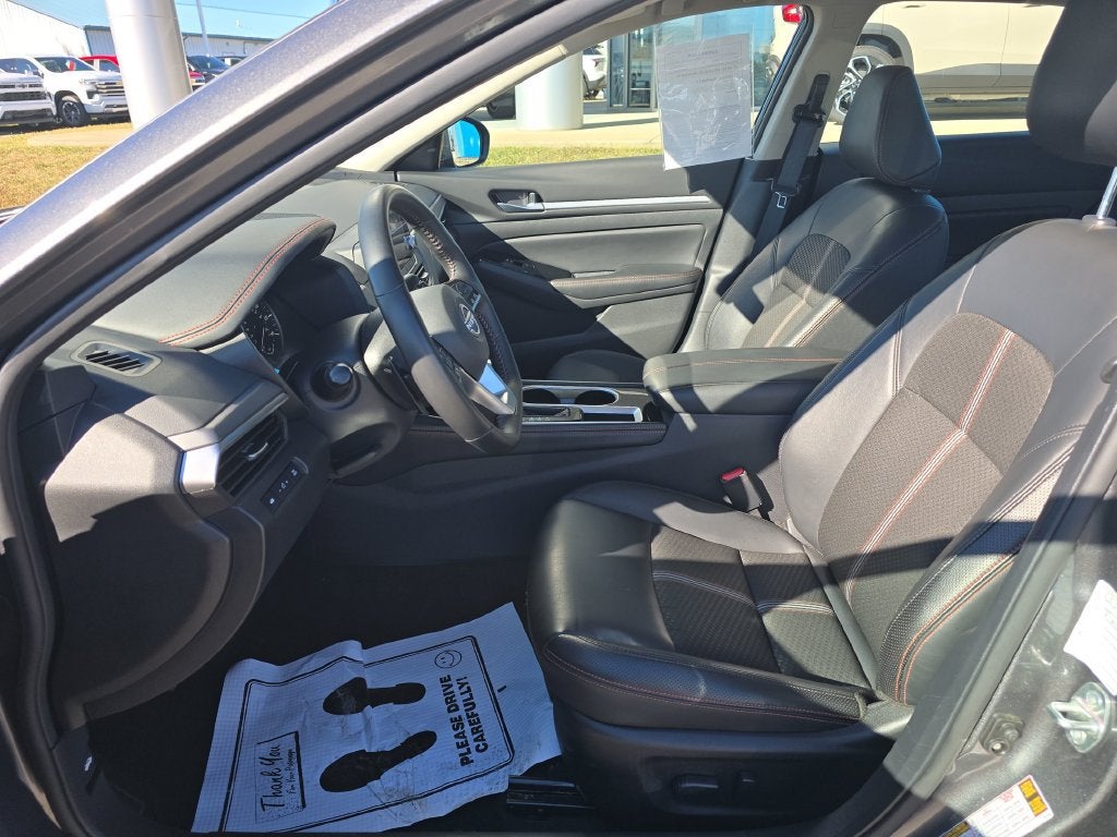 2025 Nissan Altima SR