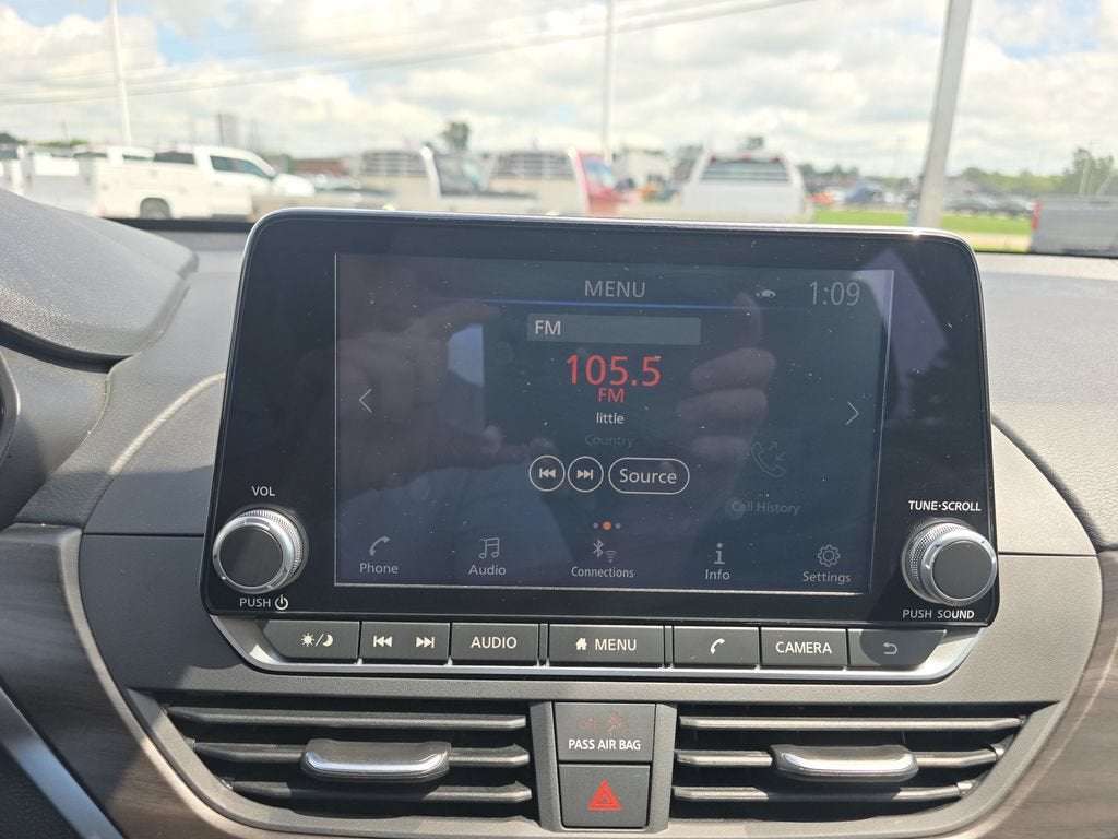 2025 Nissan Altima SV