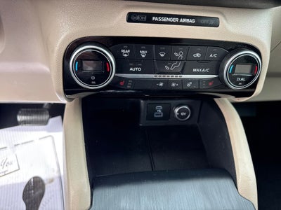 2021 Ford Escape Hybrid Titanium