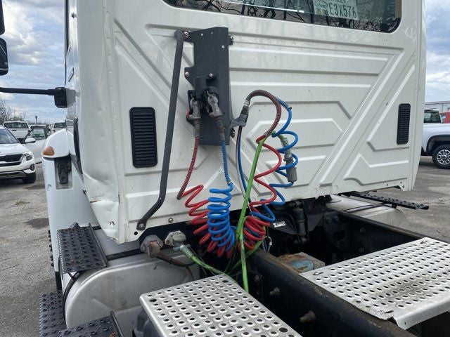 2007 International 4400 CAB AND CHASSIS