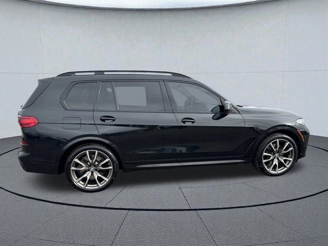 2022 BMW X7 M50i