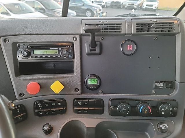 2015 Freightliner Cascadia 113