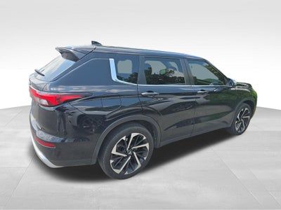 2022 Mitsubishi Outlander Black Edition