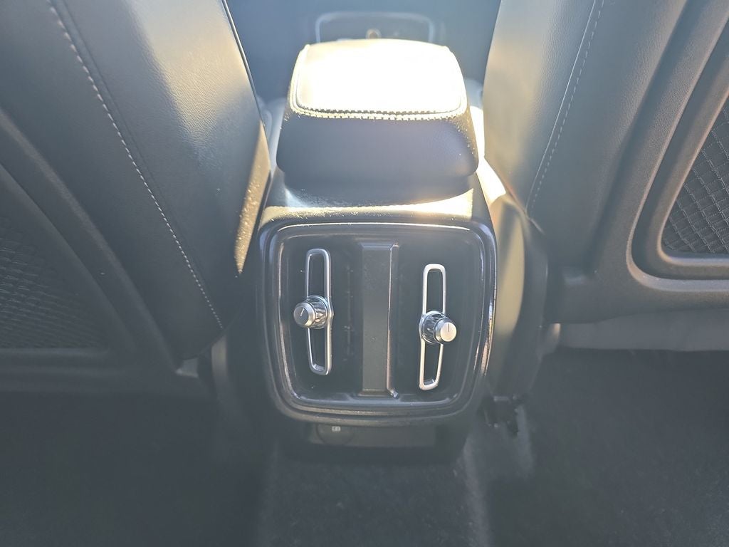 2023 Volvo XC40 Ultimate