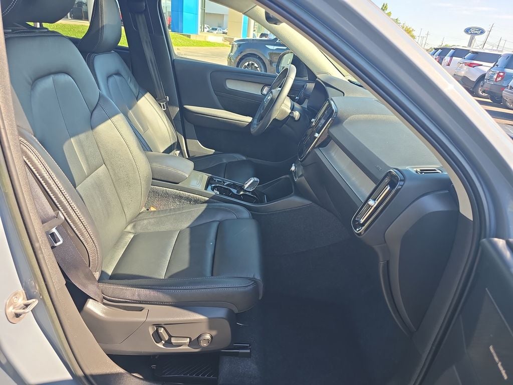 2023 Volvo XC40 Ultimate