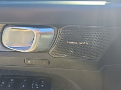 2023 Volvo XC40 Ultimate