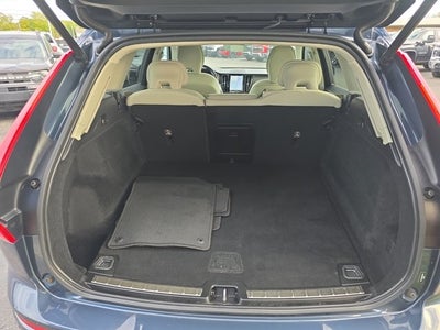 2022 Volvo XC60 B5 Momentum