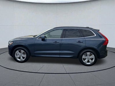 2022 Volvo XC60 B5 Momentum