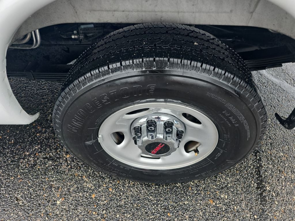 2025 GMC Savana 3500 LT