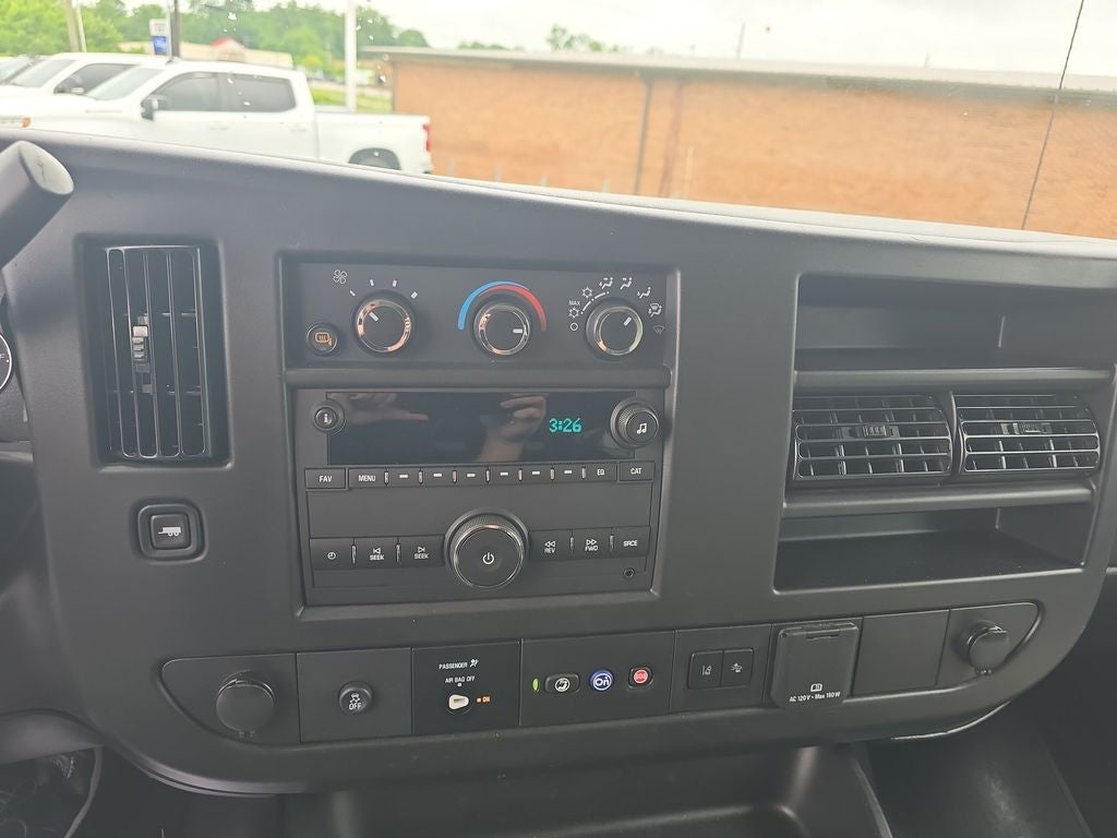 2025 GMC Savana 3500 LT