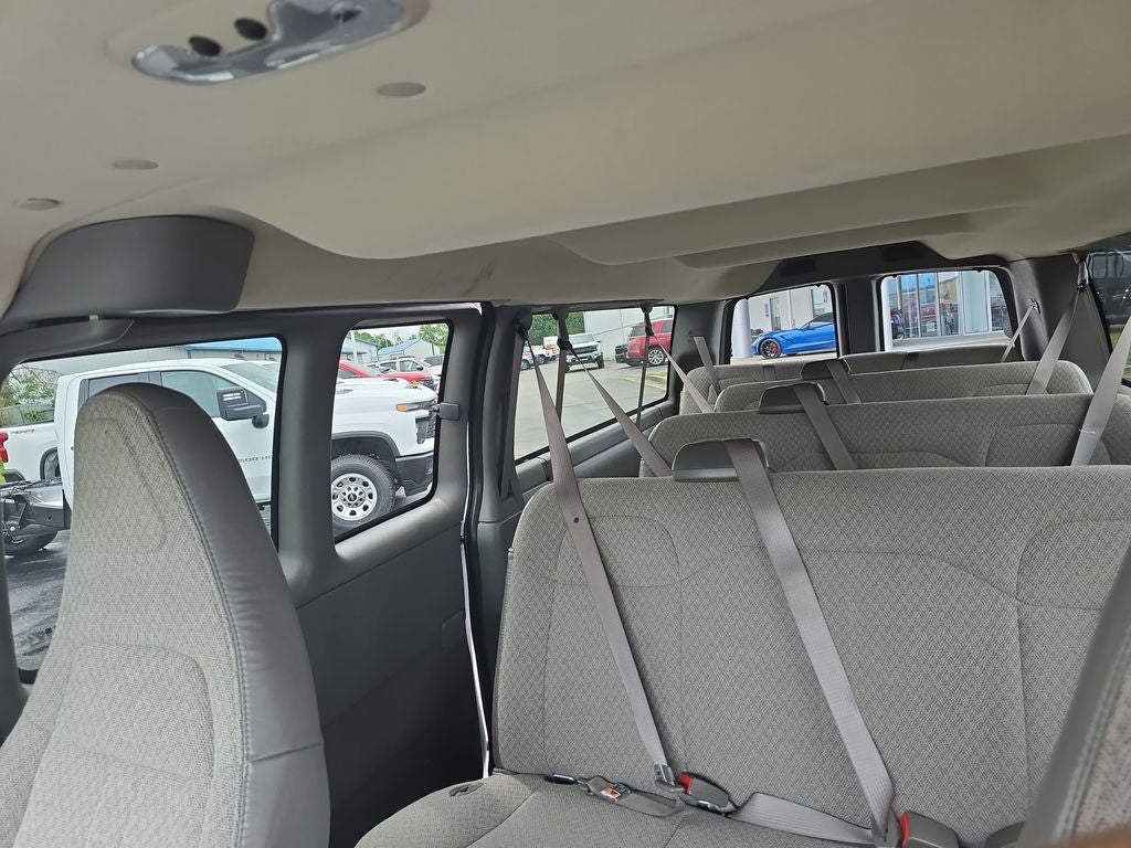 2025 GMC Savana 3500 LT