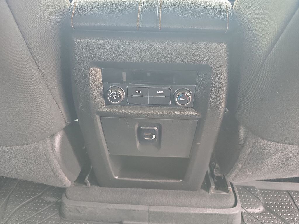 2018 Chevrolet Traverse LT Cloth w/1LT
