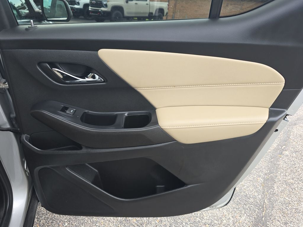 2022 Chevrolet Traverse LS