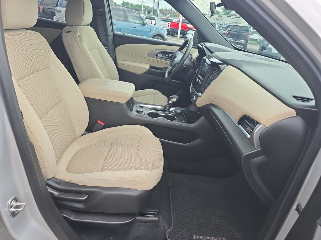 2022 Chevrolet Traverse LS