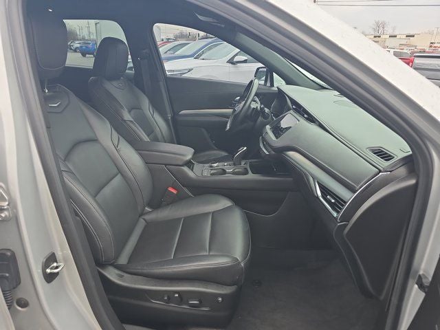 2022 Cadillac XT4 Premium Luxury