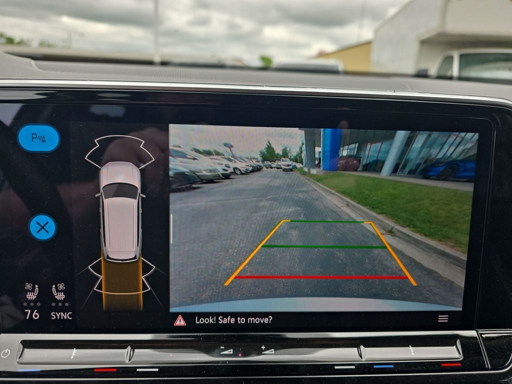 2025 Volkswagen Atlas 2.0T SE w/Technology