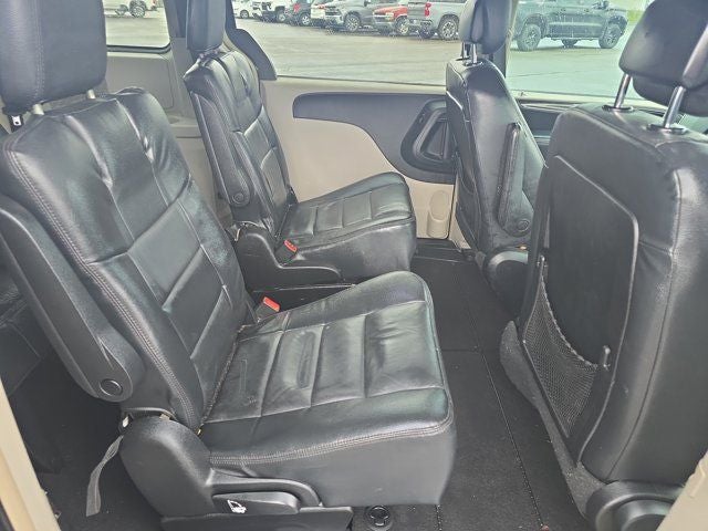 2011 Chrysler Town & Country Touring