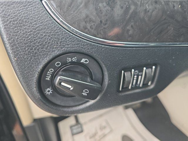 2011 Chrysler Town & Country Touring