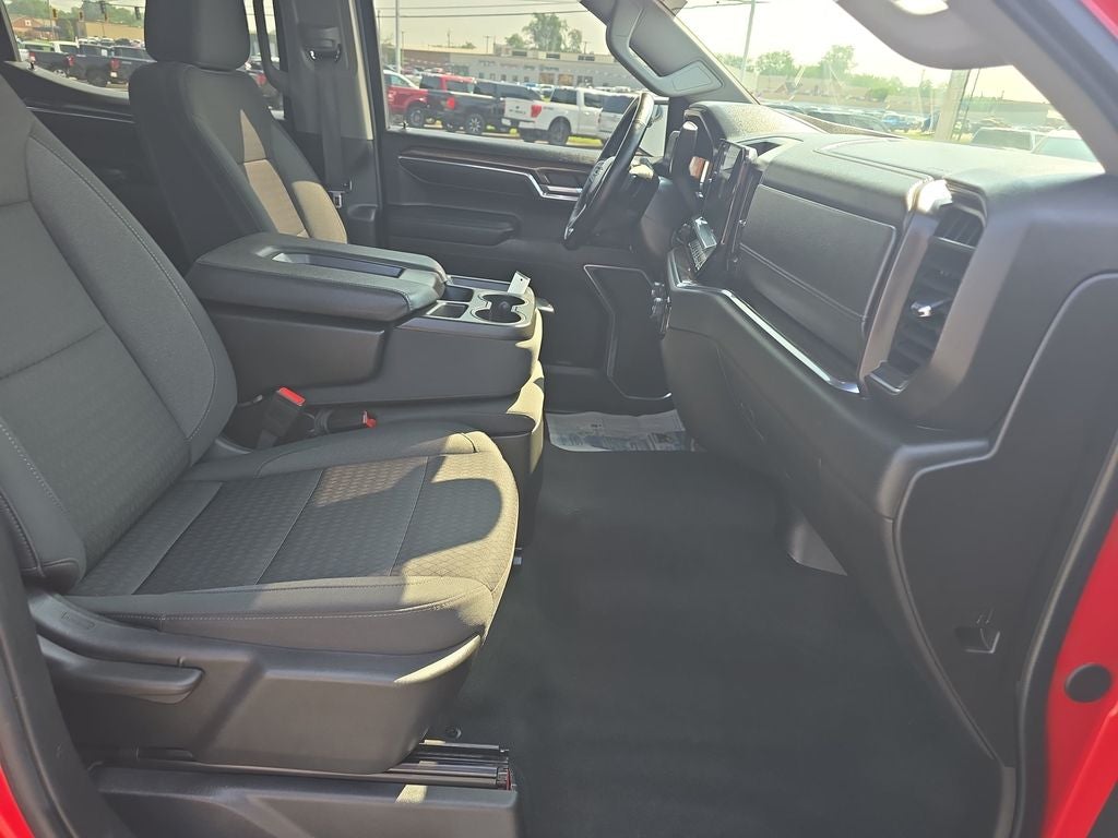 2024 Chevrolet Silverado 1500 LT LT1