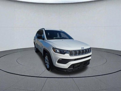 2023 Jeep Compass Latitude Lux