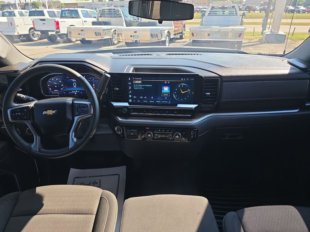 2025 Chevrolet Silverado 1500 LT