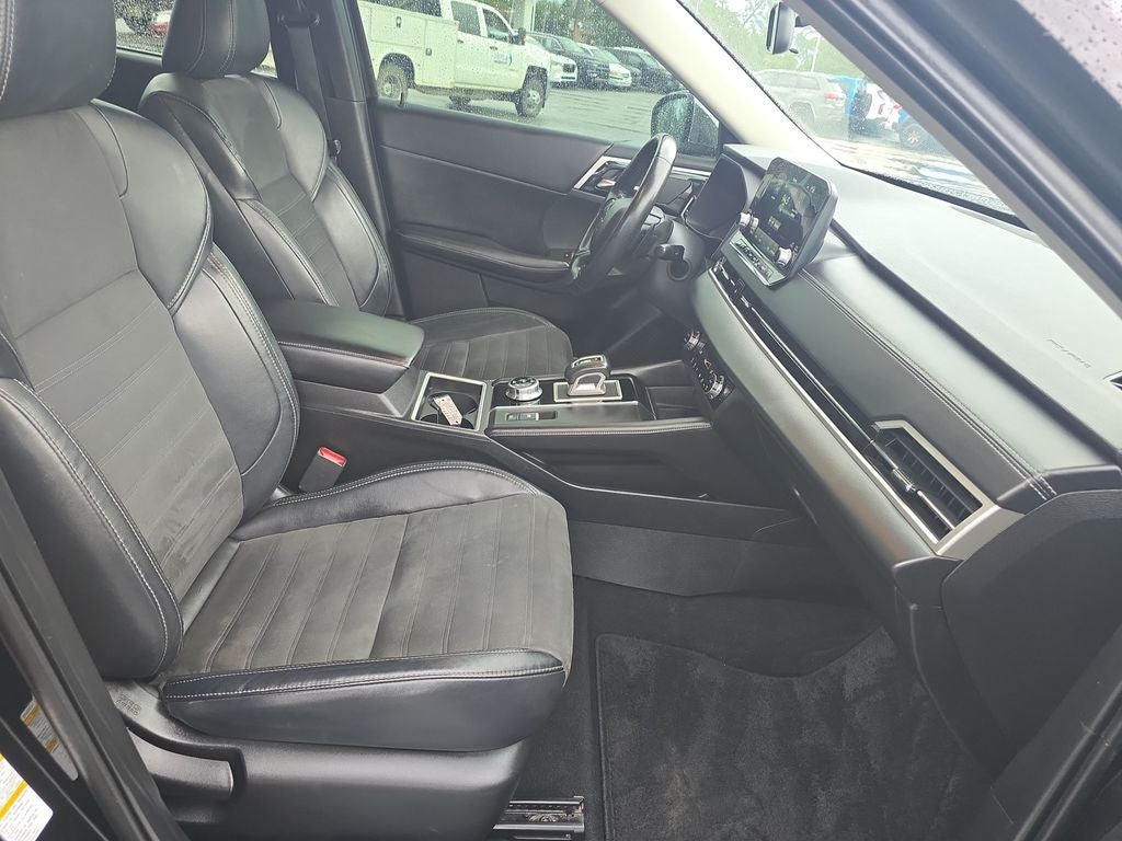 2022 Mitsubishi Outlander Black Edition