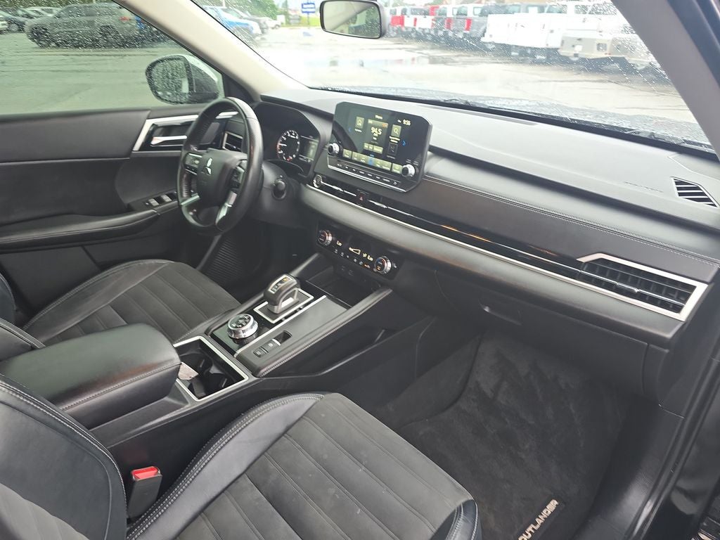 2022 Mitsubishi Outlander Black Edition