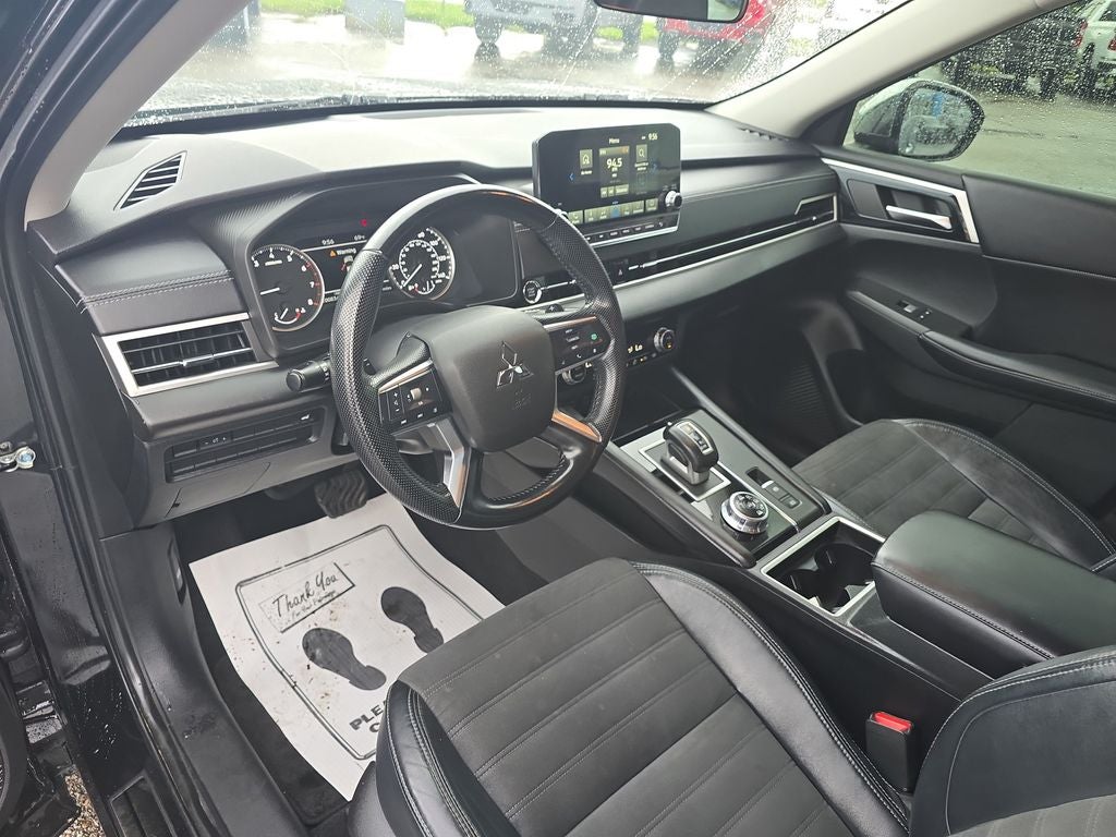 2022 Mitsubishi Outlander Black Edition