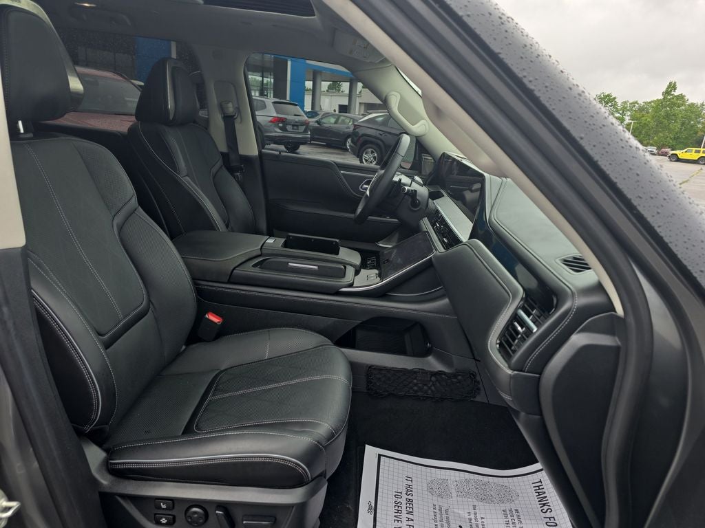 2025 INFINITI QX80 SENSORY
