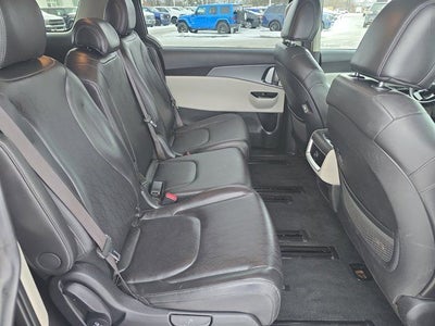 2023 Kia Carnival LX