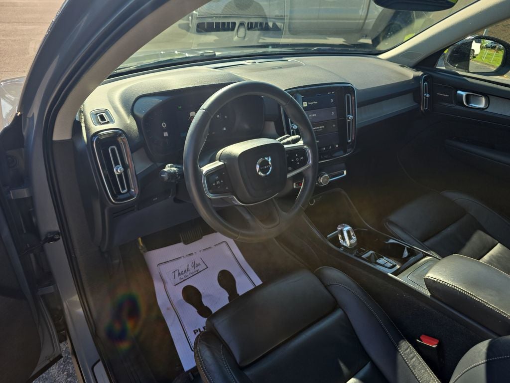 2023 Volvo XC40 Ultimate
